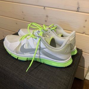 NIKE SNEAKERS SZ 11.5